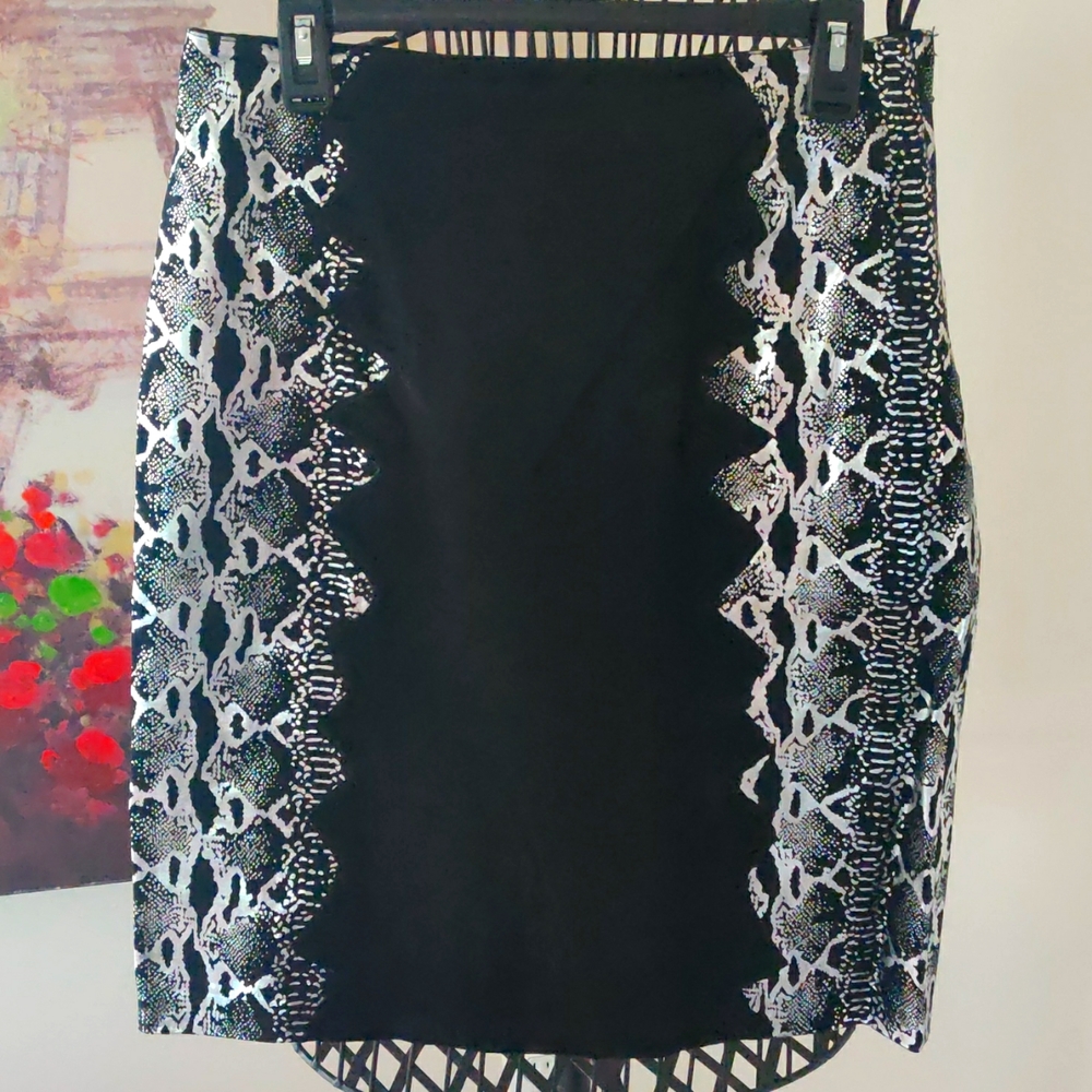 Metrostyle black/silver genuine leather skirt size 12